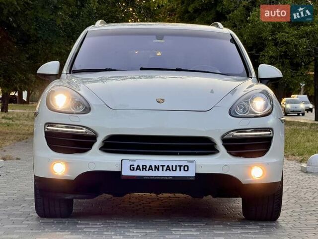 Порше Каен 2011 в Одессе на Automoto.ua Белый Порше Каен, объемом двигателя 4.81 л и пробегом 238 тыс. км за 16800 $, фото 4 на Automoto.ua