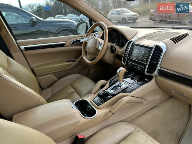 Белый Порше Каен, объемом двигателя 3.6 л и пробегом 167 тыс. км за 17500 $, фото 12 на Automoto.ua