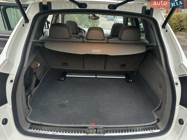 Білий Порше Cayenne, об'ємом двигуна 4.81 л та пробігом 194 тис. км за 21700 $, фото 29 на Automoto.ua