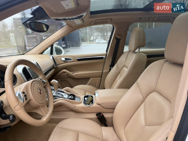 Белый Порше Каен, объемом двигателя 3.6 л и пробегом 159 тыс. км за 19999 $, фото 14 на Automoto.ua