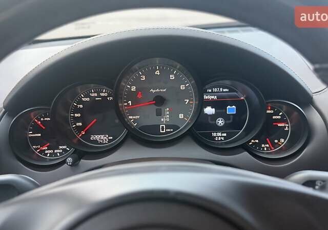 Білий Порше Cayenne, об'ємом двигуна 3 л та пробігом 229 тис. км за 19500 $, фото 9 на Automoto.ua