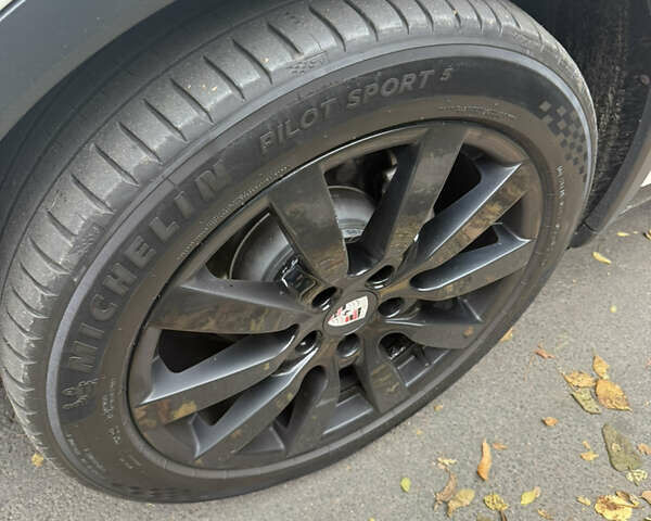 Білий Порше Cayenne, об'ємом двигуна 4.81 л та пробігом 197 тис. км за 18500 $, фото 17 на Automoto.ua