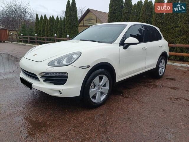 Белый Порше Каен, объемом двигателя 4.81 л и пробегом 168 тыс. км за 14000 $, фото 2 на Automoto.ua
