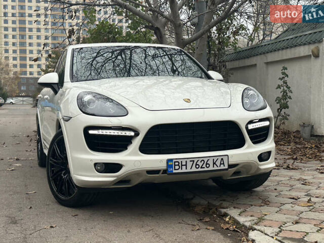 Білий Порше Cayenne, об'ємом двигуна 4.81 л та пробігом 194 тис. км за 21700 $, фото 10 на Automoto.ua