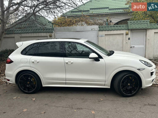 Білий Порше Cayenne, об'ємом двигуна 4.81 л та пробігом 194 тис. км за 21700 $, фото 4 на Automoto.ua