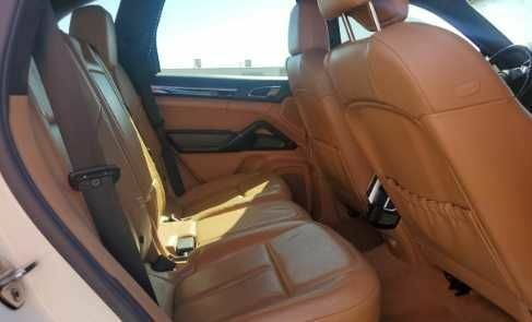 Белый Порше Каен, объемом двигателя 4.8 л и пробегом 195 тыс. км за 6855 $, фото 8 на Automoto.ua