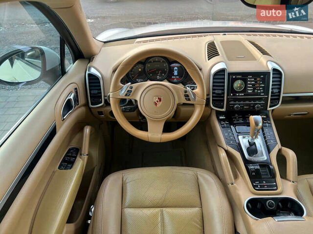 Белый Порше Каен, объемом двигателя 3.6 л и пробегом 167 тыс. км за 17500 $, фото 11 на Automoto.ua
