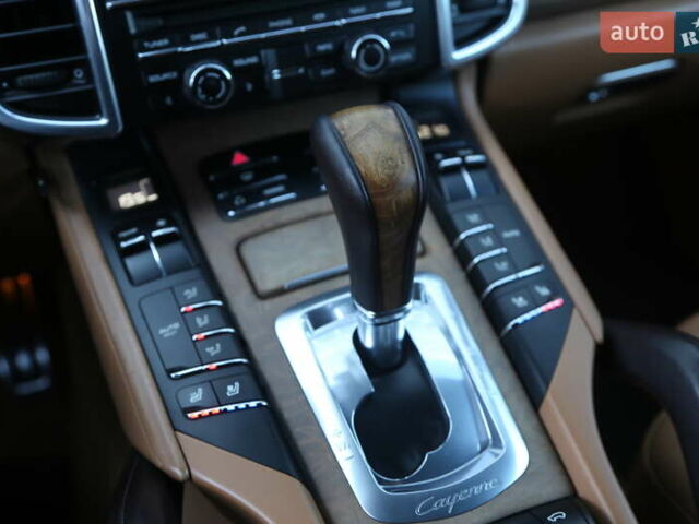 Белый Порше Каен, объемом двигателя 2.97 л и пробегом 248 тыс. км за 22900 $, фото 20 на Automoto.ua