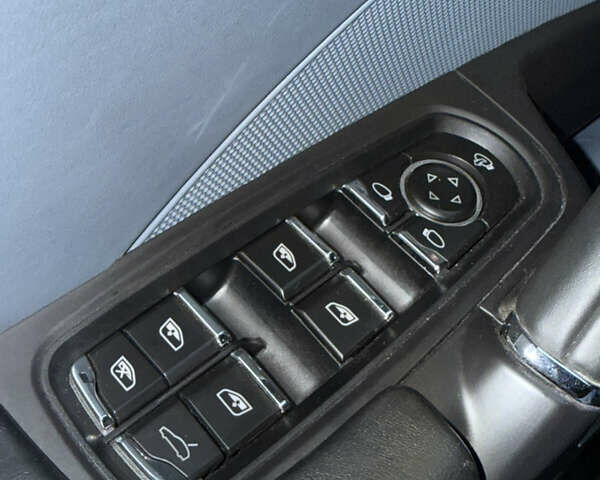 Білий Порше Cayenne, об'ємом двигуна 4.81 л та пробігом 197 тис. км за 18500 $, фото 13 на Automoto.ua