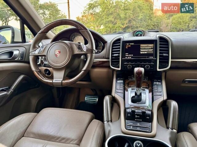 Порше Каен 2011 в Одессе на Automoto.ua Белый Порше Каен, объемом двигателя 4.81 л и пробегом 238 тыс. км за 16800 $, фото 66 на Automoto.ua