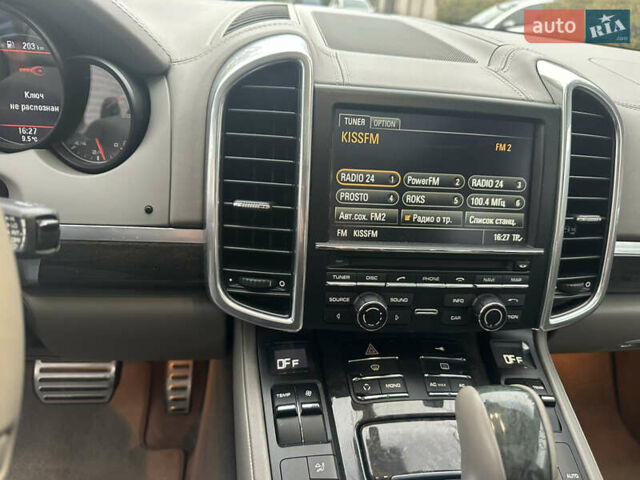 Білий Порше Cayenne, об'ємом двигуна 4.81 л та пробігом 194 тис. км за 21700 $, фото 19 на Automoto.ua