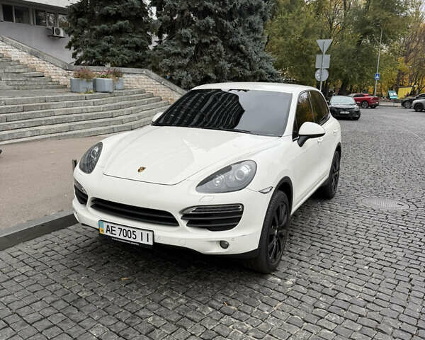 Білий Порше Cayenne, об'ємом двигуна 4.81 л та пробігом 197 тис. км за 18500 $, фото 1 на Automoto.ua