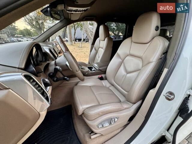 Порше Каен 2011 в Одессе на Automoto.ua Белый Порше Каен, объемом двигателя 4.81 л и пробегом 238 тыс. км за 16800 $, фото 47 на Automoto.ua