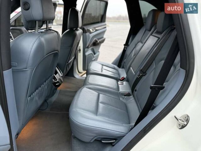 Белый Порше Каен, объемом двигателя 4.8 л и пробегом 199 тыс. км за 16500 $, фото 19 на Automoto.ua