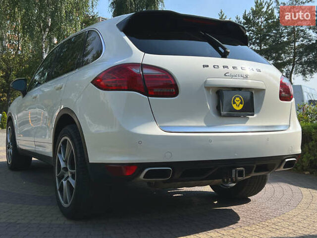 Белый Порше Каен, объемом двигателя 4.8 л и пробегом 147 тыс. км за 17800 $, фото 4 на Automoto.ua