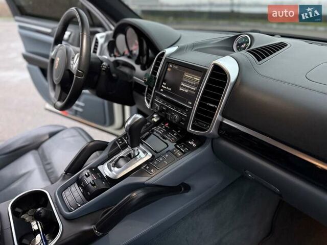 Белый Порше Каен, объемом двигателя 4.8 л и пробегом 199 тыс. км за 16500 $, фото 25 на Automoto.ua