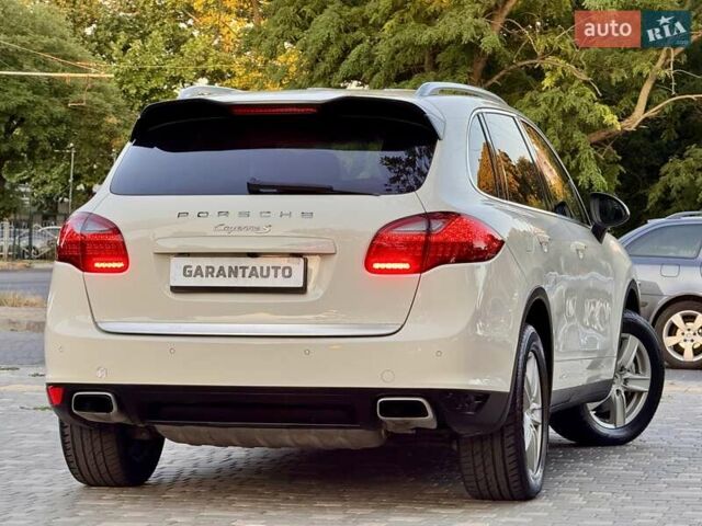 Порше Каен 2011 в Одессе на Automoto.ua Белый Порше Каен, объемом двигателя 4.81 л и пробегом 238 тыс. км за 16800 $, фото 22 на Automoto.ua