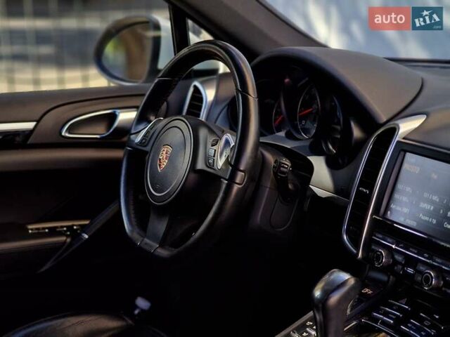Белый Порше Каен, объемом двигателя 3.6 л и пробегом 143 тыс. км за 19990 $, фото 57 на Automoto.ua