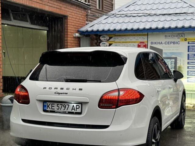 Белый Порше Каен, объемом двигателя 3 л и пробегом 200 тыс. км за 21500 $, фото 9 на Automoto.ua