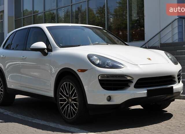 Белый Порше Каен, объемом двигателя 3 л и пробегом 130 тыс. км за 20000 $, фото 11 на Automoto.ua