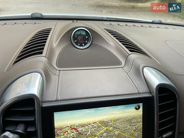 Белый Порше Каен, объемом двигателя 3 л и пробегом 190 тыс. км за 23000 $, фото 11 на Automoto.ua