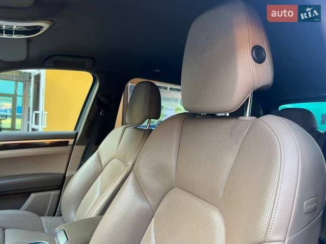 Белый Порше Каен, объемом двигателя 3.6 л и пробегом 300 тыс. км за 13500 $, фото 7 на Automoto.ua