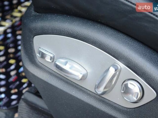 Білий Порше Cayenne, об'ємом двигуна 3 л та пробігом 122 тис. км за 23500 $, фото 25 на Automoto.ua