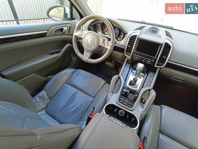 Белый Порше Каен, объемом двигателя 3.6 л и пробегом 188 тыс. км за 18200 $, фото 11 на Automoto.ua