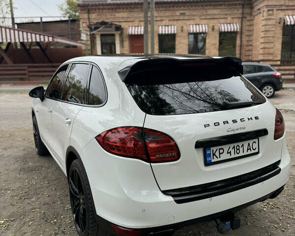 Білий Порше Cayenne, об'ємом двигуна 2.97 л та пробігом 202 тис. км за 19000 $, фото 3 на Automoto.ua
