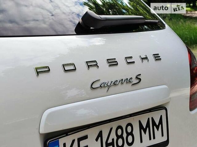 Білий Порше Cayenne, об'ємом двигуна 4.81 л та пробігом 170 тис. км за 19500 $, фото 16 на Automoto.ua