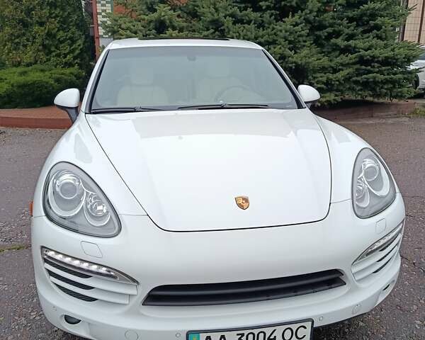 Белый Порше Каен, объемом двигателя 3.6 л и пробегом 193 тыс. км за 24500 $, фото 3 на Automoto.ua
