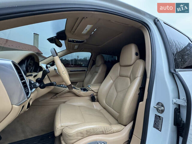 Білий Порше Cayenne, об'ємом двигуна 3.6 л та пробігом 200 тис. км за 18900 $, фото 9 на Automoto.ua