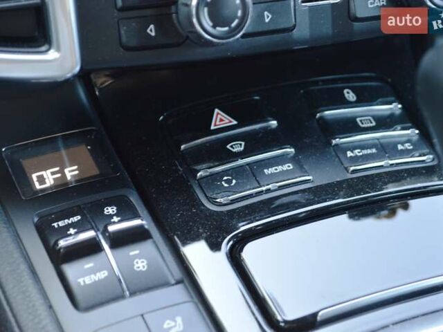 Білий Порше Cayenne, об'ємом двигуна 3 л та пробігом 122 тис. км за 23500 $, фото 40 на Automoto.ua