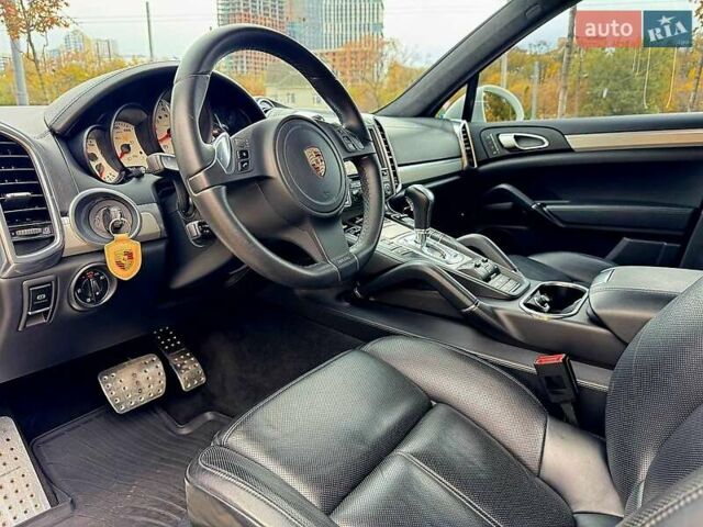 Білий Порше Cayenne, об'ємом двигуна 4.81 л та пробігом 143 тис. км за 19999 $, фото 7 на Automoto.ua