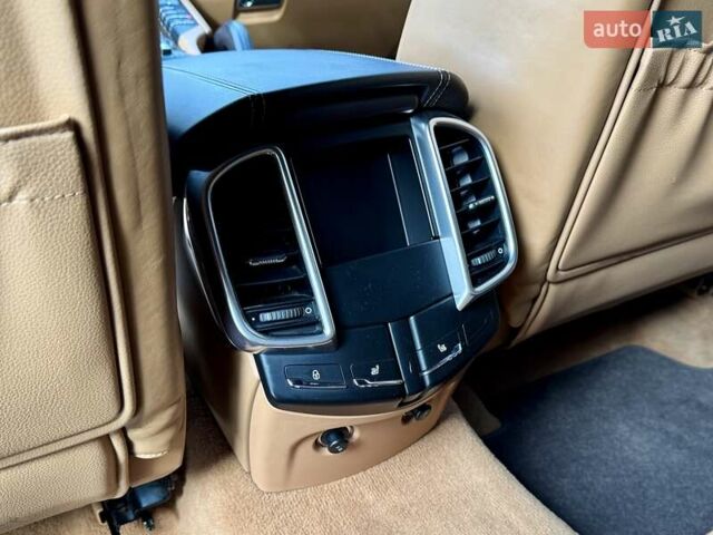 Белый Порше Каен, объемом двигателя 2.97 л и пробегом 170 тыс. км за 24900 $, фото 11 на Automoto.ua