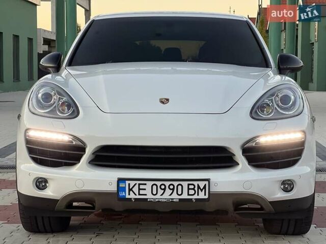 Белый Порше Каен, объемом двигателя 2.97 л и пробегом 197 тыс. км за 19900 $, фото 3 на Automoto.ua