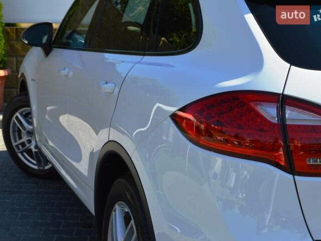 Білий Порше Cayenne, об'ємом двигуна 3 л та пробігом 122 тис. км за 23500 $, фото 17 на Automoto.ua