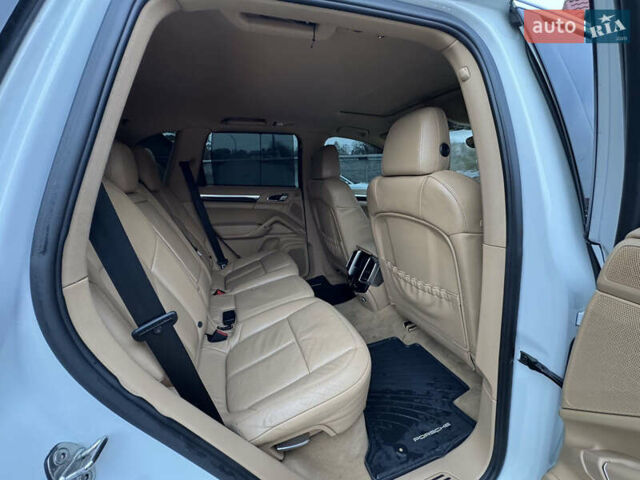Білий Порше Cayenne, об'ємом двигуна 3.6 л та пробігом 200 тис. км за 18900 $, фото 17 на Automoto.ua