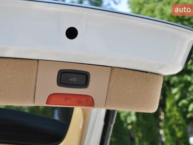 Белый Порше Каен, объемом двигателя 3 л и пробегом 130 тыс. км за 20000 $, фото 7 на Automoto.ua