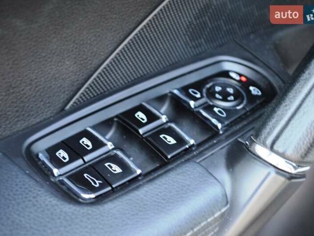 Білий Порше Cayenne, об'ємом двигуна 3 л та пробігом 122 тис. км за 23500 $, фото 22 на Automoto.ua