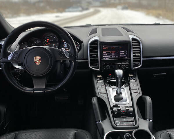 Білий Порше Cayenne, об'ємом двигуна 3.6 л та пробігом 161 тис. км за 19000 $, фото 8 на Automoto.ua