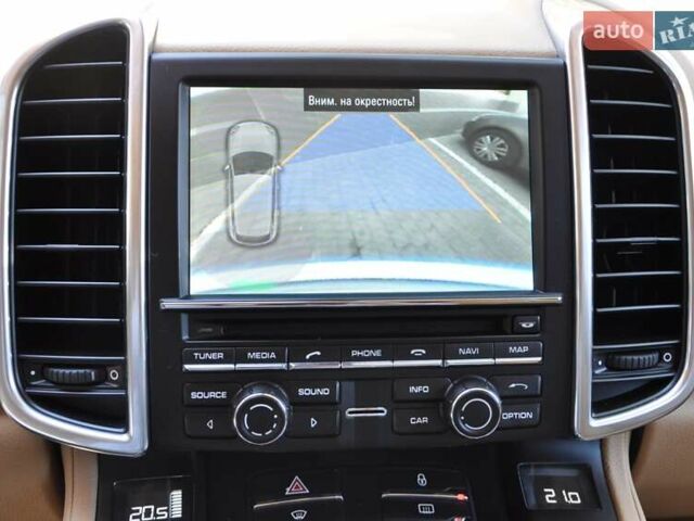 Белый Порше Каен, объемом двигателя 3 л и пробегом 130 тыс. км за 20000 $, фото 39 на Automoto.ua