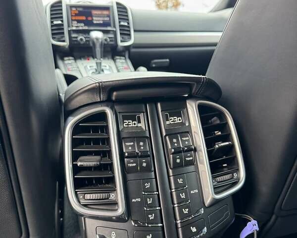 Білий Порше Cayenne, об'ємом двигуна 4.81 л та пробігом 143 тис. км за 19999 $, фото 5 на Automoto.ua