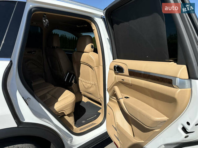 Білий Порше Cayenne, об'ємом двигуна 3.6 л та пробігом 200 тис. км за 19500 $, фото 37 на Automoto.ua