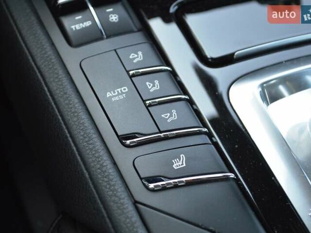 Білий Порше Cayenne, об'ємом двигуна 3 л та пробігом 122 тис. км за 23500 $, фото 41 на Automoto.ua