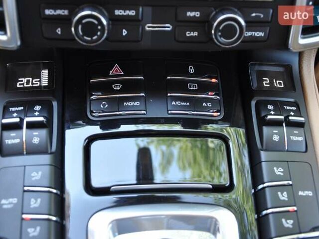 Белый Порше Каен, объемом двигателя 3 л и пробегом 130 тыс. км за 20000 $, фото 42 на Automoto.ua