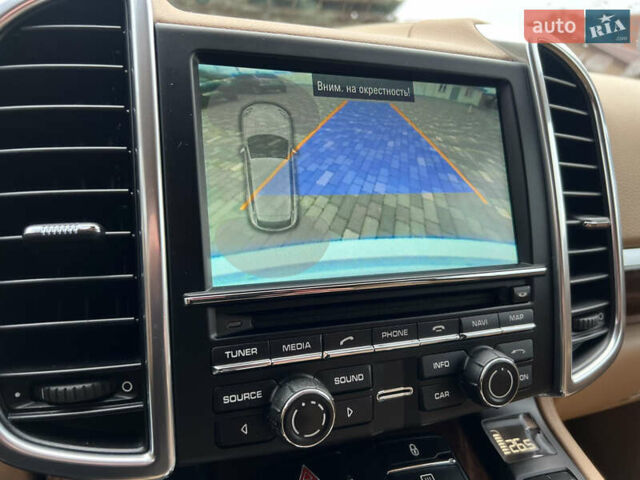 Белый Порше Каен, объемом двигателя 3.6 л и пробегом 175 тыс. км за 16700 $, фото 24 на Automoto.ua