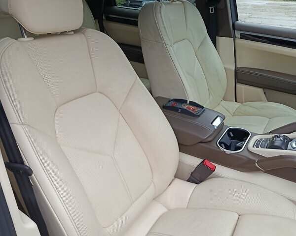 Белый Порше Каен, объемом двигателя 3.6 л и пробегом 193 тыс. км за 24500 $, фото 20 на Automoto.ua