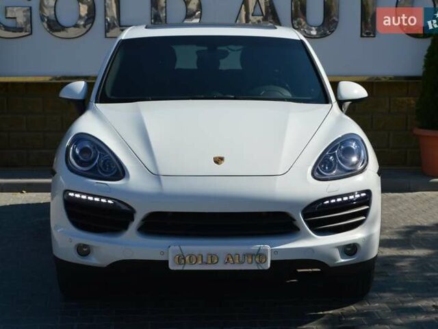 Білий Порше Cayenne, об'ємом двигуна 3 л та пробігом 122 тис. км за 23500 $, фото 11 на Automoto.ua