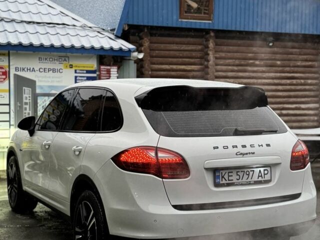 Белый Порше Каен, объемом двигателя 3 л и пробегом 200 тыс. км за 21500 $, фото 7 на Automoto.ua